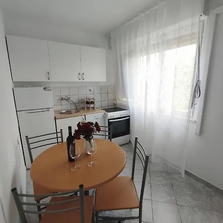 Lenka -split ,great Location Appartement *