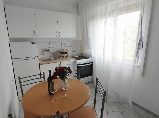 Lenka -split ,great Location Daire *